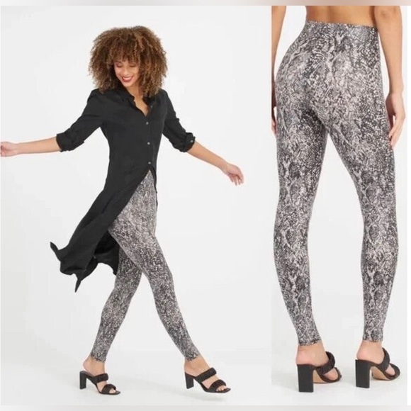 NWOT Spanx Vegan Faux Leather Snake Reptile Shine Liquid Leggings Black Gray - Picture 1 of 7